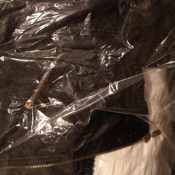 Jacket - Picture 5 of 10